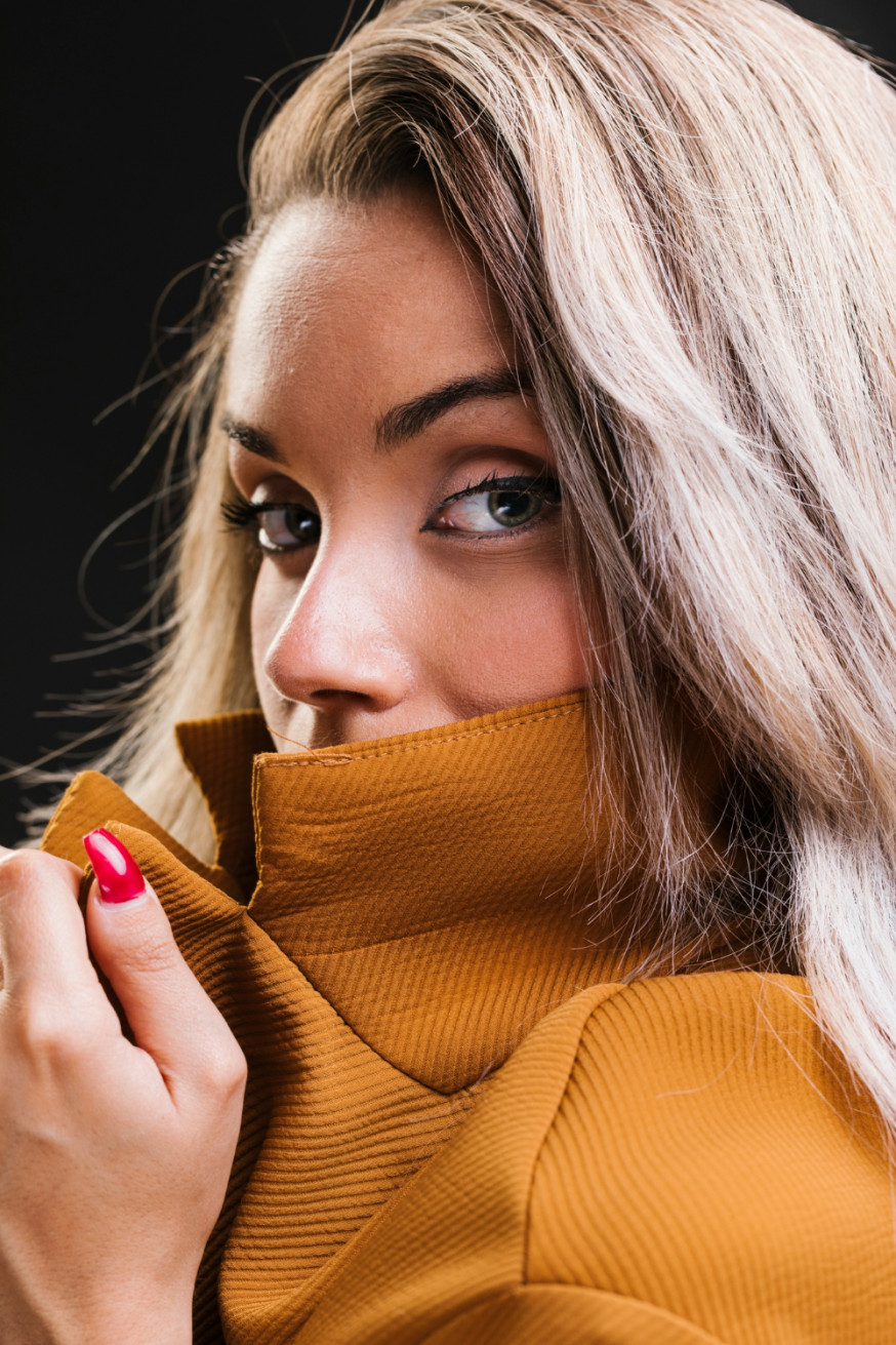 Afbeelding: de psychologische impact van de blik, bewust oogcontact maken (strategische connectie) is nummer 3 van de 10 fotografie opdrachten voor meer inspiratie