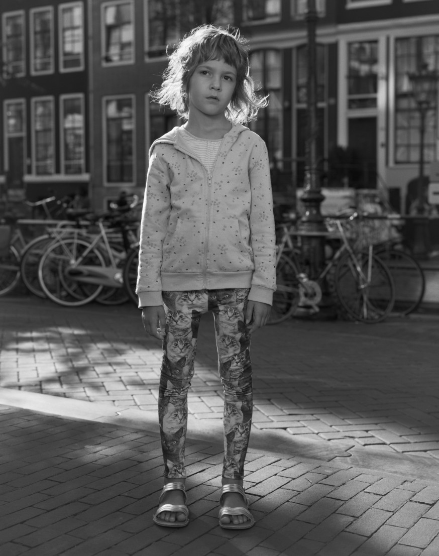 Alicia toerist uit Trieste Italie Oudezijds Achterburgwal, 2022 | Dana Lixenberg De Wallen, 2025