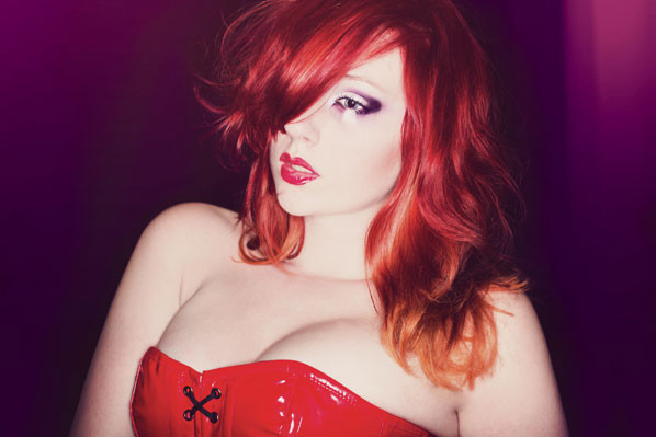 Necia Navine