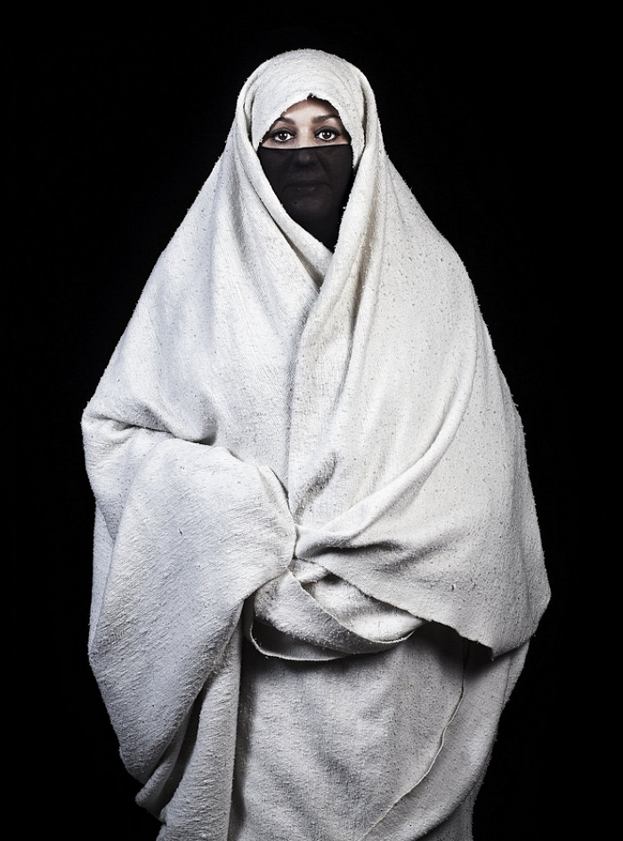 Op 18 januari 206 is Leila Alaoui overleden aan de gevolgen van een terroristische aanslag in Ouagadougou, Burkina Faso. De Frans minister van cultuur, Fleur pellerin, bevestigde haar dood op Twitter.  Veelbelovend  Leila Alaouli werd door velen als een v