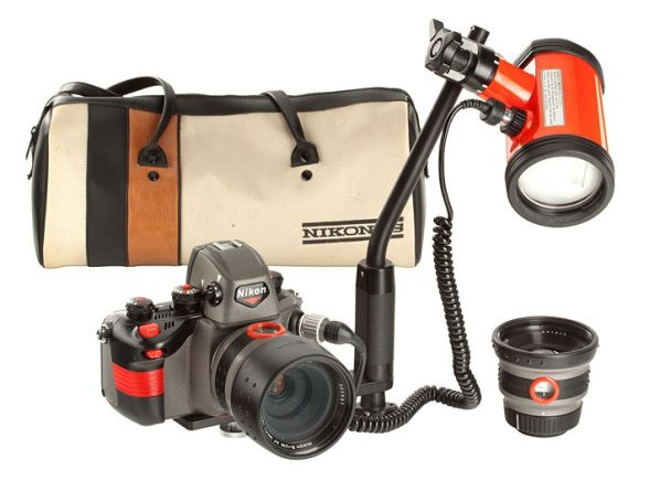 Nikonos RS