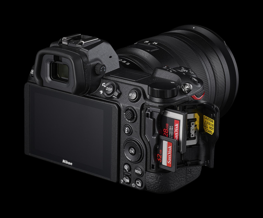 nikon z 7II en z II dubbele kaartsleuf