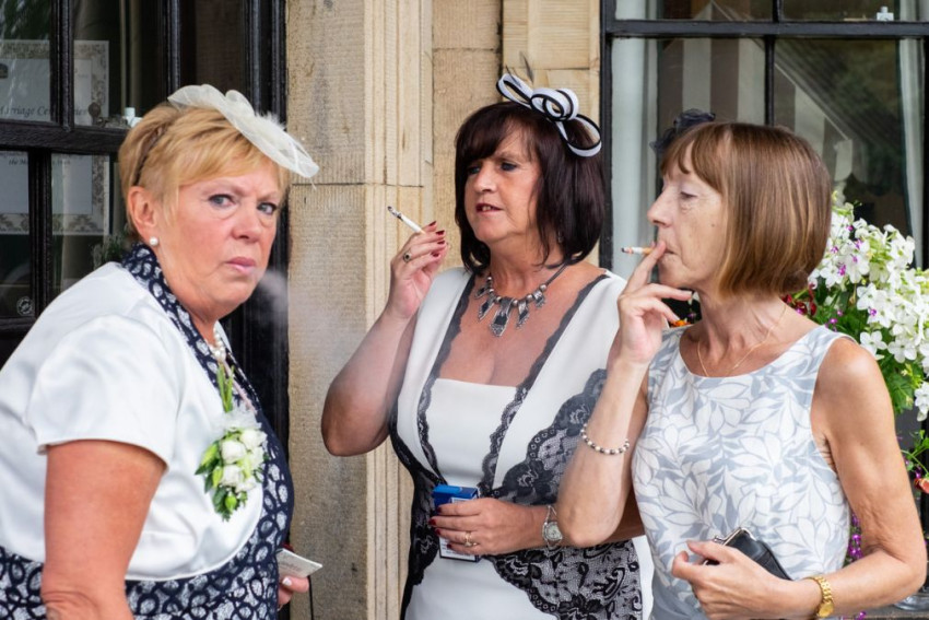 Hilarische trouwfoto's gemaakt door Ian Weldon