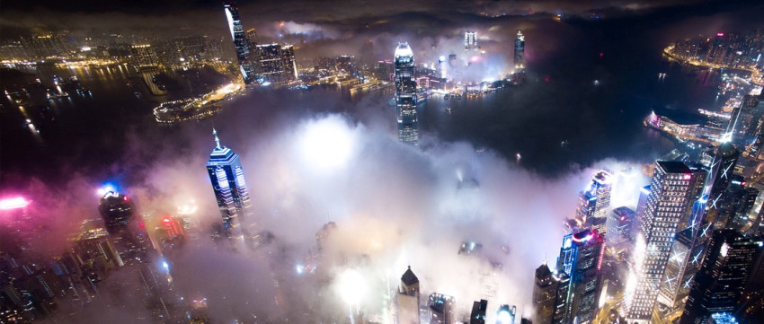 Hong Kong gehuld in de mist