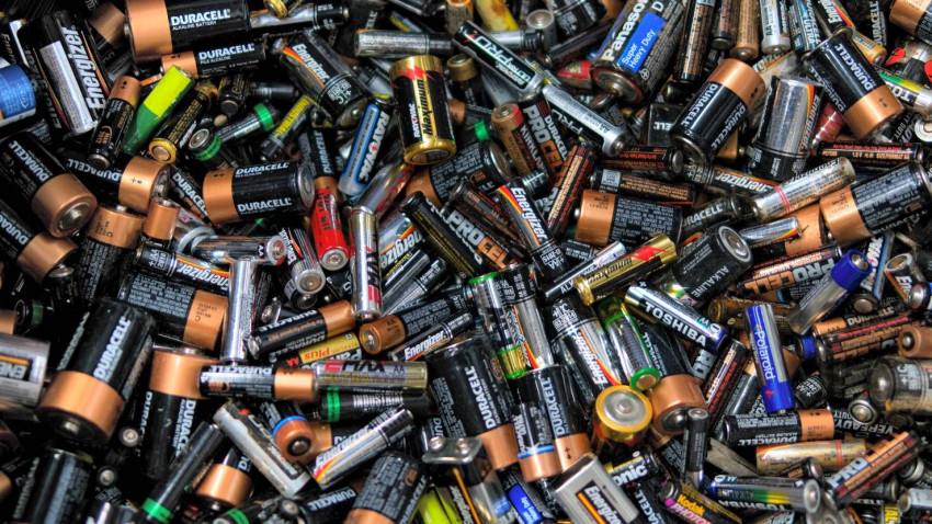 Losse batterijen verboden in het vliegtuig 