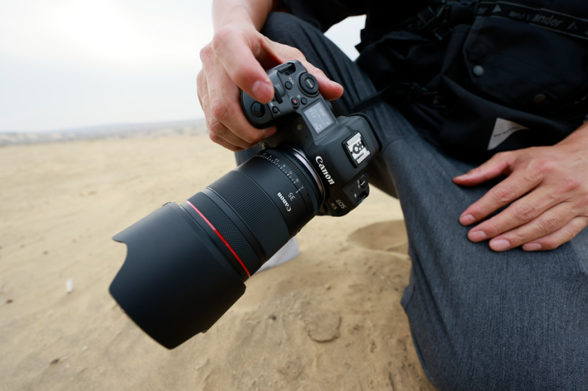 Canon introduceert de C400 Cinema EOS- camera met RF-vatting, alsook een Cine Servo- lens voor een nieuwe definitie van veelzijdig- heid