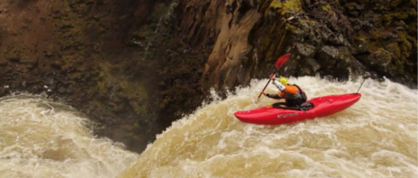 Mustsee: Met een kayak van de waterval