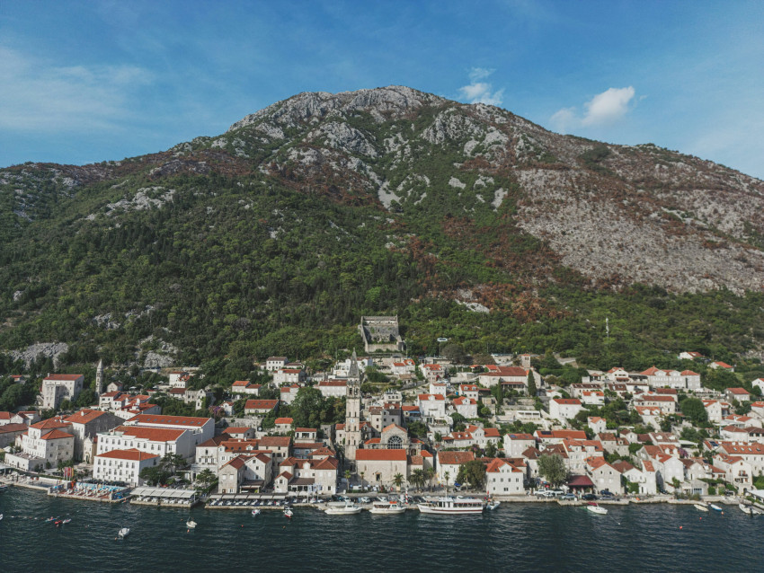 Perast fotografie: rust, licht en reflectie