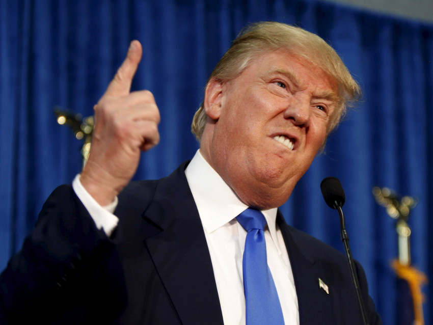 Donald Trump wil zijn onderkin niet meer zien op foto’s