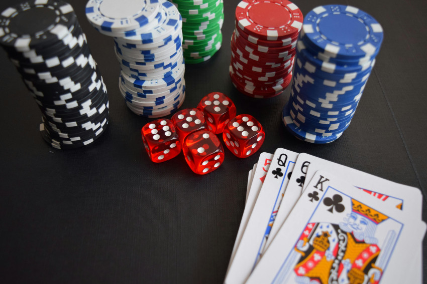 Het Online Poker Spel Ontcijferd
