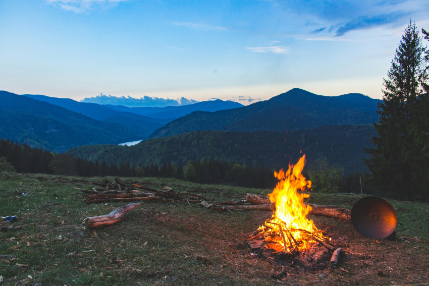 Van natuurshoot tot kampeertrip: essentiële tools voor outdoor fotografie