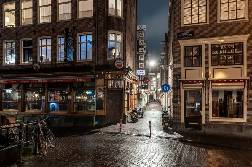 Terugblik: Stil in Amsterdam, Renzo Gerritsen fotografeerde de Avondklok