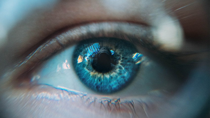 Bizar: stalker vindt vrouw door reflecties in selfies