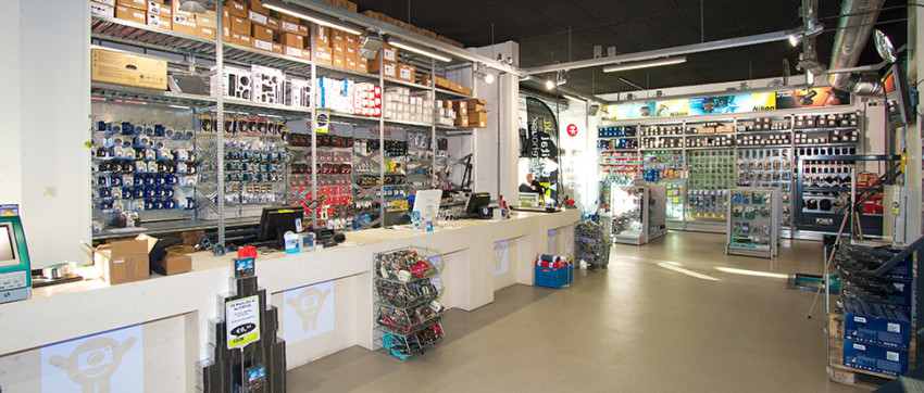 Camera Warehouse: your.camera.stores.with.more!
