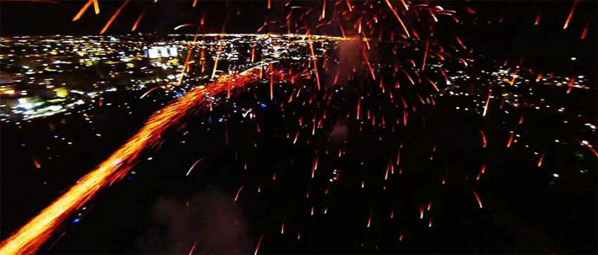 MustSee: Drone + GoPro + vuurwerk = Spectaculair
